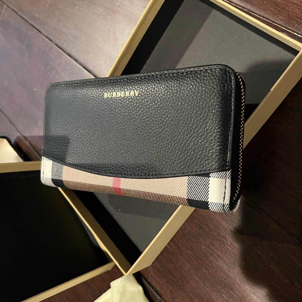 Burberry wallet